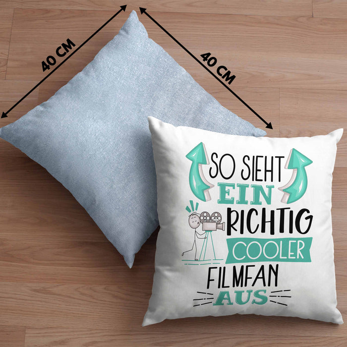 So Sieht Ein Richtig Cooler Filmfan Aus Geschenk Kissen mit Füllung 40x40 Lustiger Spruch Geschenkidee (Grau) Blau Trendation