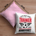 Fußball-Trainer Kissen mit Füllung 40x40 Geschenk Coach Bester Trainer Ich Bin Der Trainer Einer Absolut Geilen Mannschaft Und Ja Sie Haben Mir Diese Kissen mit Füllung 40x40 Geschenkt (Grau) Rosa Trendation