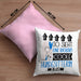 Hundesitterin Geschenk Kissen mit Füllung 40x40 Lustig Geschenkidee für Hundesitterin Geburtstag So Sieht Eine Richtig Coole Hundesitterin Aus Frauen Spruch (Grau) Rosa Trendation