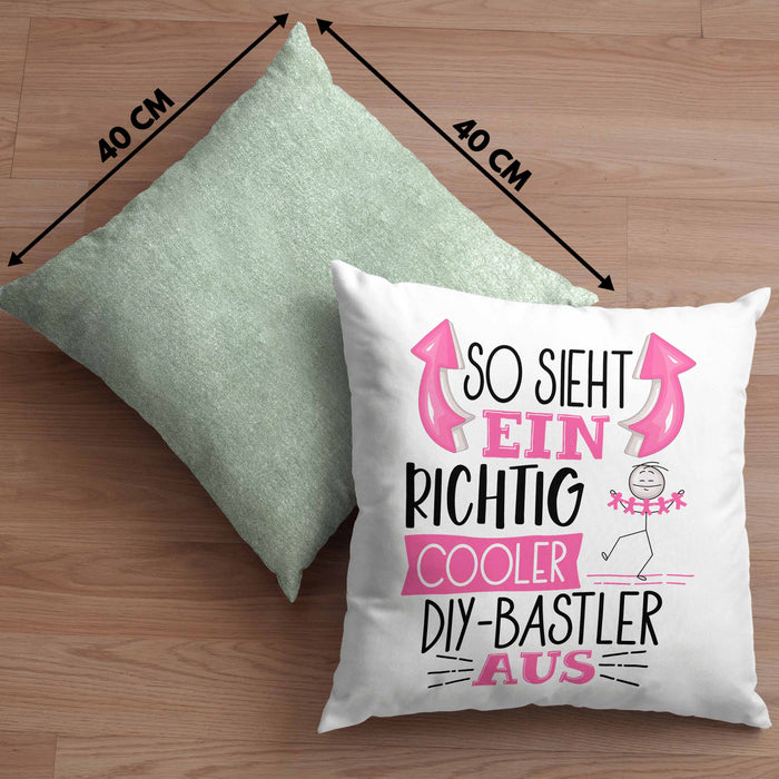 So Sieht Ein Richtig Cooler DIY-Bastler Aus Geschenk Kissen mit Füllung 40x40 Lustiger Spruch Geschenkidee (Grau) Grün Trendation