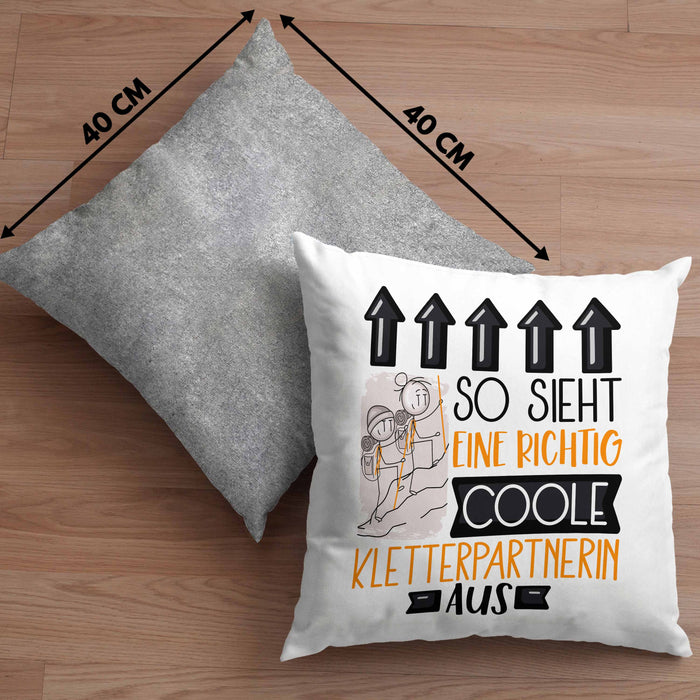 Kletterpartnerin Geschenk Kissen mit Füllung 40x40 Lustig Geschenkidee für Kletterpartnerin Geburtstag So Sieht Eine Richtig Coole Kletterpartnerin Aus Frauen Spruch (Grau) Grau Trendation