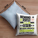Leser Geschenk Kissen mit Füllung 40x40 Lustige Geschenkidee für Leser Geburtstag Niemand Ist Perfekt Aber Als Leser Ist Man Nah Dran (Grau) Blau Trendation
