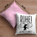 Boule Kissen mit Füllung 40x40 Geschenk Boule-Spieler Geschenkidee Spruch Ruhe Der Meister Wirft (Grau) Rosa Trendation
