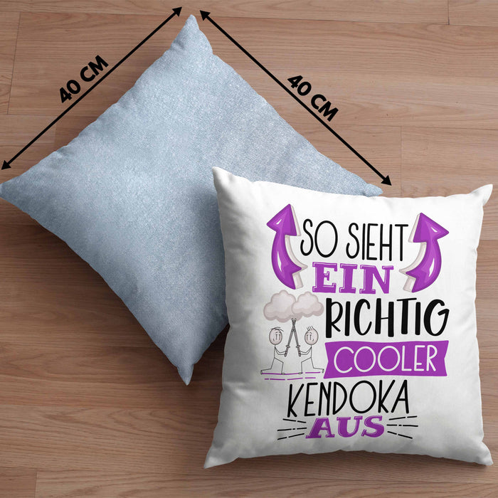 So Sieht Ein Richtig Cooler Kendoka Aus Geschenk Kissen mit Füllung 40x40 Lustiger Spruch Geschenkidee (Grau) Blau Trendation