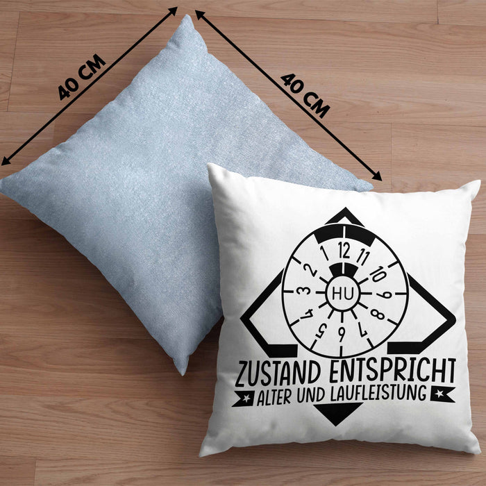 KFZ Mechaniker Kissen mit Füllung 40x40 Geschenk Spruch Männer KFZ Mechatroniker Geschenkidee Werkstatt Zustand Entispricht Alter Und Laufleistung (Grau) Blau Trendation