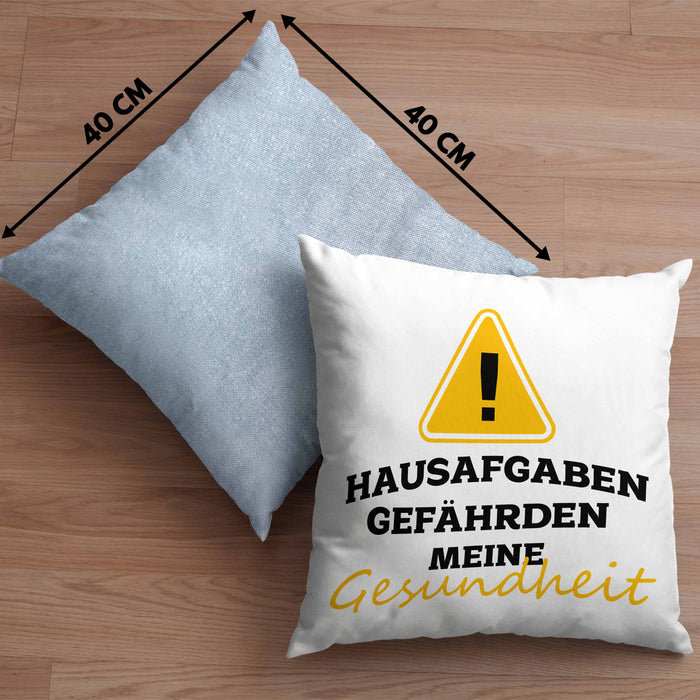 Lustige Kissen mit Füllung 40x40 "Hausaufgaben gefährden meine Gesundheit" Geschenk für Schüler (Grau) Blau Trendation