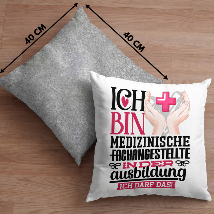 Medizinische Fachangestellte Ausbildung Start Geschenk Kissen mit Füllung 40x40 Ich Bin Medizinische Fachangestellte In Der Ausbildung Ich Darf Das Geschenkidee (Grau) Grau Trendation