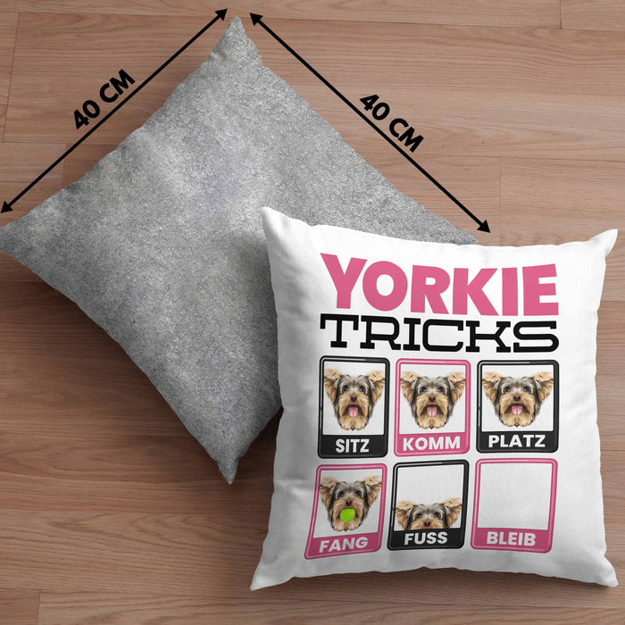 Yorkie Besitzer Kissen mit Füllung 40x40 Geschenk Lustiger Spruch Geschenkidee Yorkie Tricks Bleib (Grau) Grau Trendation