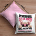 Französische Bulldogge Besitzerin Kissen mit Füllung 40x40 Geschenk Lustiger Spruch Geschenkidee Personal Stalker (Grau) Rosa Trendation