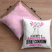 Stiefcousin Geschenk Kissen mit Füllung 40x40 So Gut Kann Nur Ein Stiefcousin Aussehen Geschenkidee (Grau) Rosa Trendation