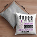 Marathonläuferin Geschenk Kissen mit Füllung 40x40 Lustig Geschenkidee für Marathonläuferin Geburtstag So Sieht Eine Richtig Coole Marathonläuferin Aus Frauen Spruch (Grau) Grau Trendation