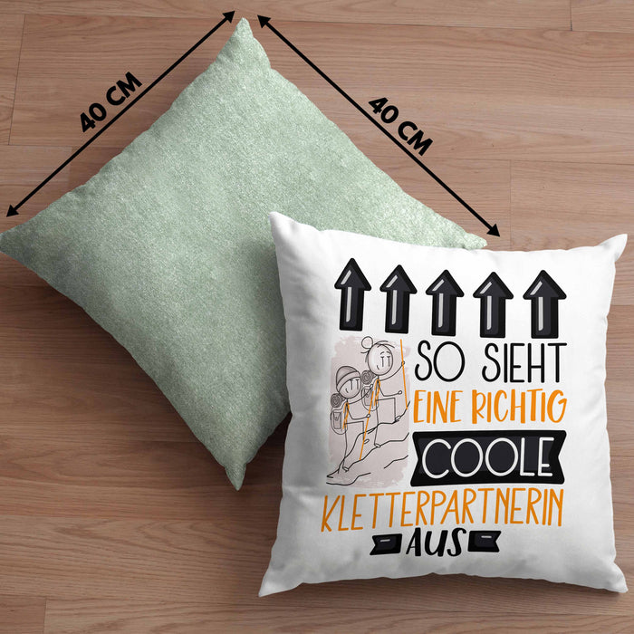 Kletterpartnerin Geschenk Kissen mit Füllung 40x40 Lustig Geschenkidee für Kletterpartnerin Geburtstag So Sieht Eine Richtig Coole Kletterpartnerin Aus Frauen Spruch (Grau) Grün Trendation