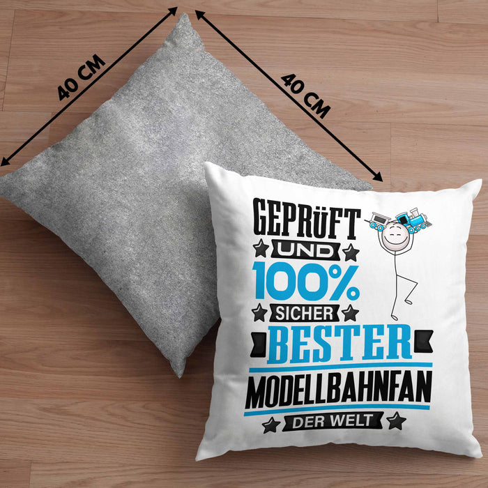 Modellbahnfan Geschenk Lustiger Spruch für Modellbahnfan Geschenkidee Bester Modellbahnfan Der WeltKissen mit Füllung 40x40 (Grau) Grau Trendation
