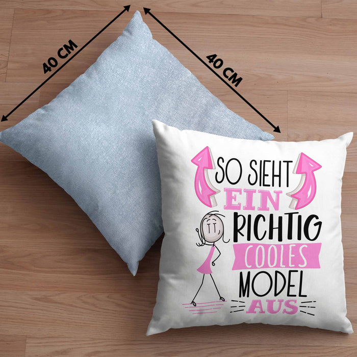 Model Kissen mit Füllung 40x40 Geschenk So Sieht Ein RIchtig Cooles Model Aus Geschenkidee Lustiger Spruch Geburtstag (Grau) Blau Trendation
