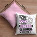 Designer Geschenk Lustiger Spruch für Designer Geschenkidee Bester Designer Der WeltKissen mit Füllung 40x40 (Grau) Rosa Trendation