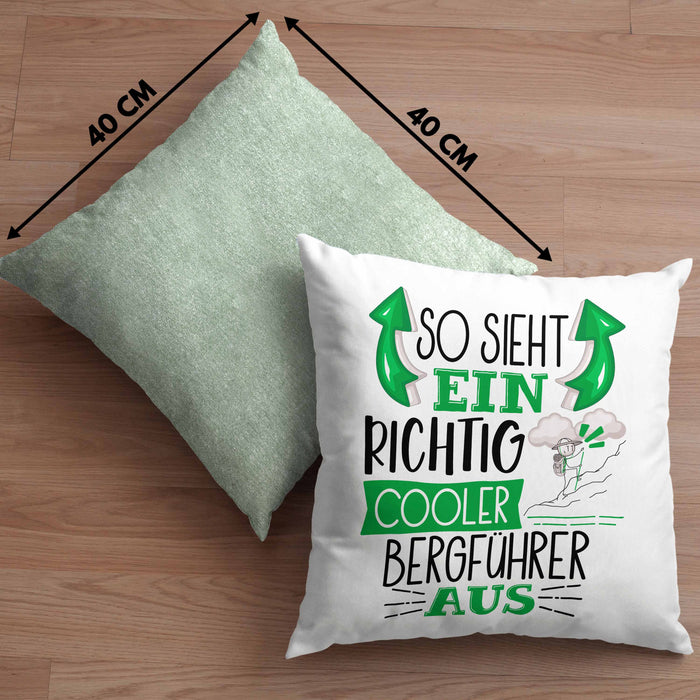 So Sieht Ein Richtig Cooler Bergführer Aus Kissen mit Füllung 40x40 Geschenk für Bergführer Geburtstag Geschenkdiee (Grau) Grün Trendation