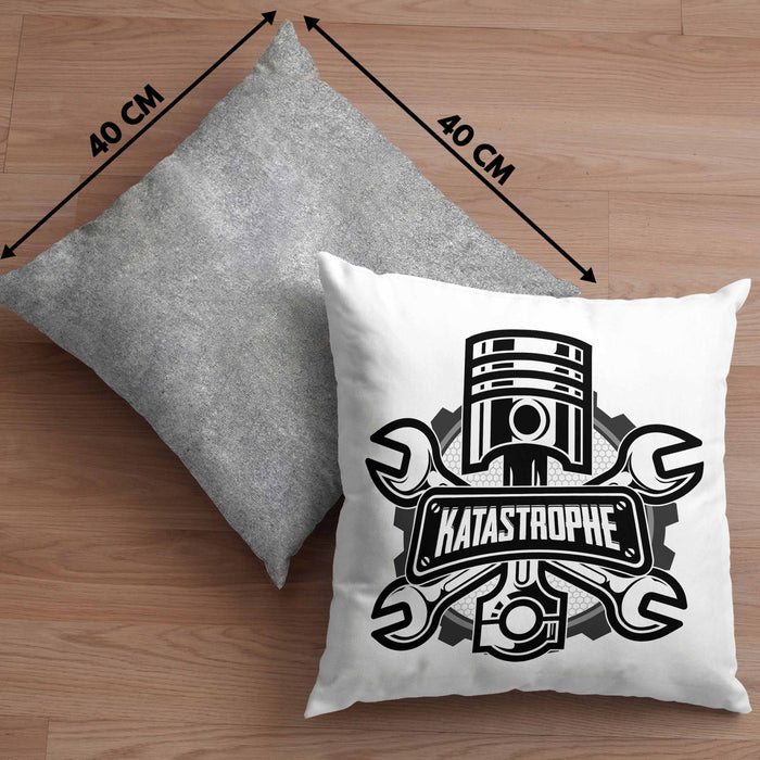 KFZ Mechaniker Kissen mit Füllung 40x40 Geschenk Spruch Männer KFZ Mechatroniker Geschenkidee Werkstatt Katastrophe (Grau) Grau Trendation