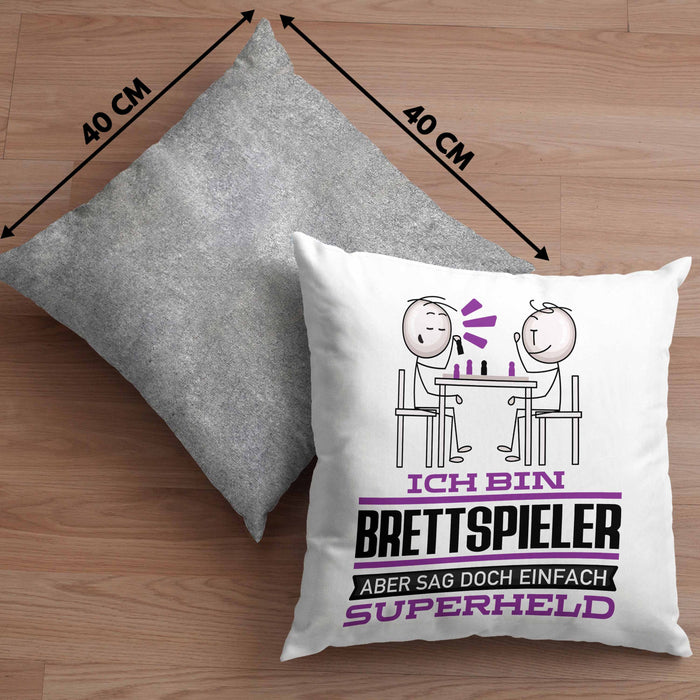 Brettspieler Geschenk Kissen mit Füllung 40x40 Ich Bin Brettspieler Aber Sag Doch Einfach Superheld Lustige Geschenkdiee für Brettspieler (Grau) Grau Trendation