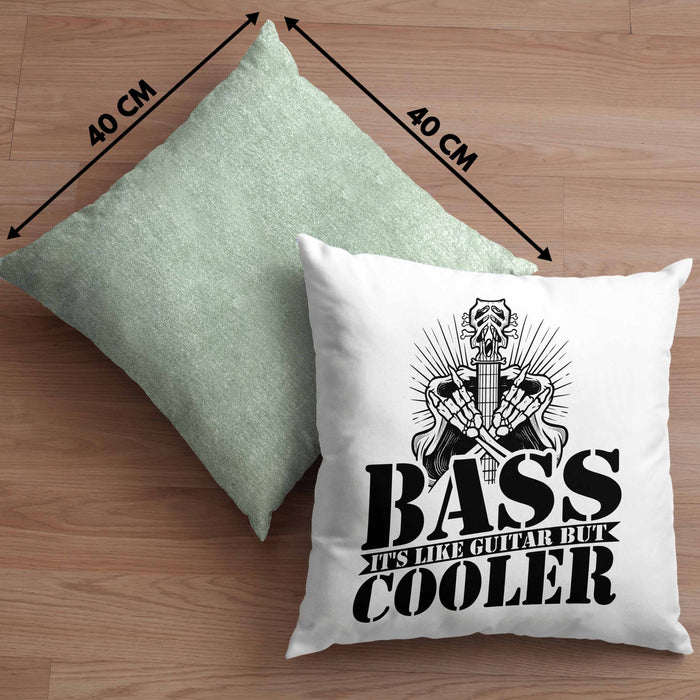 Bassist Kissen mit Füllung 40x40 Geschenk Bass-Spieler Geschenkidee Bass It's Like Guitar But Cooler (Grau) Grün Trendation