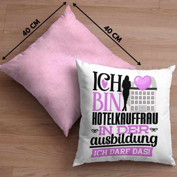 Hotelkauffrau Ausbildung Start Geschenk Kissen mit Füllung 40x40 Ich Bin Hotelkauffrau In Der Ausbildung Ich Darf Das Geschenkidee (Grau) Rosa Trendation