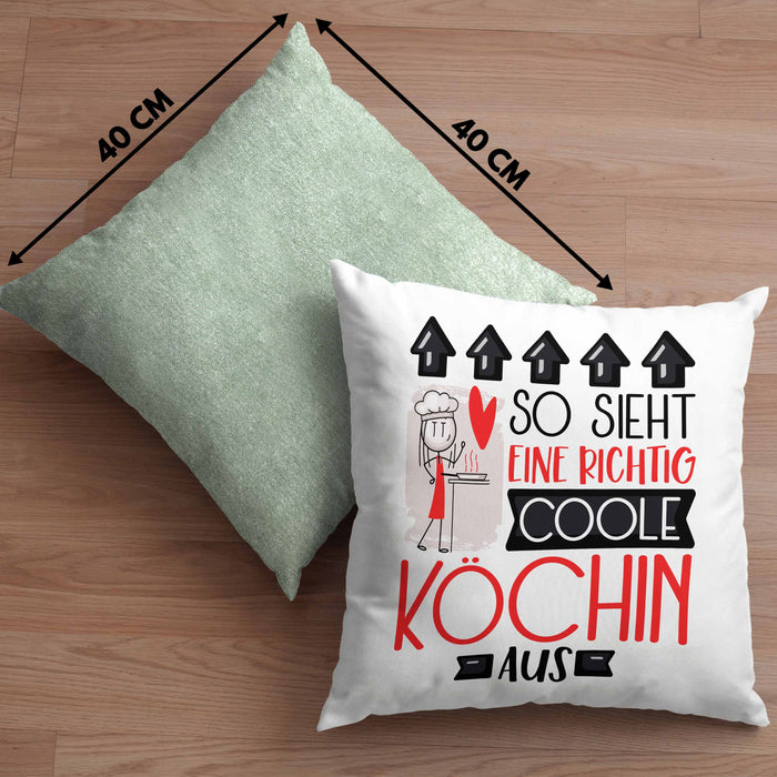 Köchin Geschenk Kissen mit Füllung 40x40 Lustig Geschenkidee für Köchin Geburtstag So Sieht Eine Richtig Coole Köchin Aus Frauen Spruch (Grau) Grün Trendation