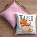 Dinosaurier Kissen mit Füllung 40x40 Geschenk Tea Rex Kissen mit Füllung 40x40 Geschenk Dino T-Rex Geschenk Für Jungs (Grau) Rosa Trendation