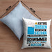 Schwimmer Geschenk Kissen mit Füllung 40x40 Lustiger Spruch Erheben Sie Sich Der Schwimmer Betritt den Raum (Grau) Blau Trendation