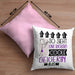 Geigerin Geschenk Kissen mit Füllung 40x40 Geschenkidee für Geigerin Geburtstag Weihnachten Spruch So Sieht Eine Richtig Coole Geigerin Aus (Grau) Rosa Trendation