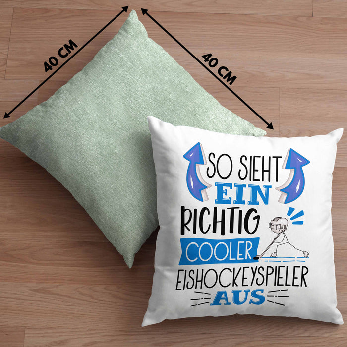 So Sieht Ein Richtig Cooler Eishockeyspieler Aus Geschenk Kissen mit Füllung 40x40 Lustiger Spruch Geschenkidee (Grau) Grün Trendation