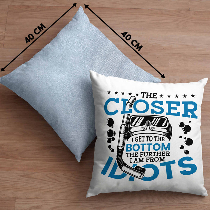 Taucher Geschenk Spruch Kissen mit Füllung 40x40 Tauchlehrer Geschenkidee Profi Taucher Humor (Grau) Blau Trendation