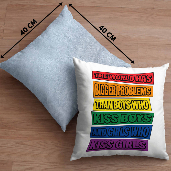 LGBTQ Kissen mit Füllung 40x40 Geschenk Schwule Lesben Geschenkidee The World Has Bigger Problems Gender Equality Häferl (Grau) Blau Trendation