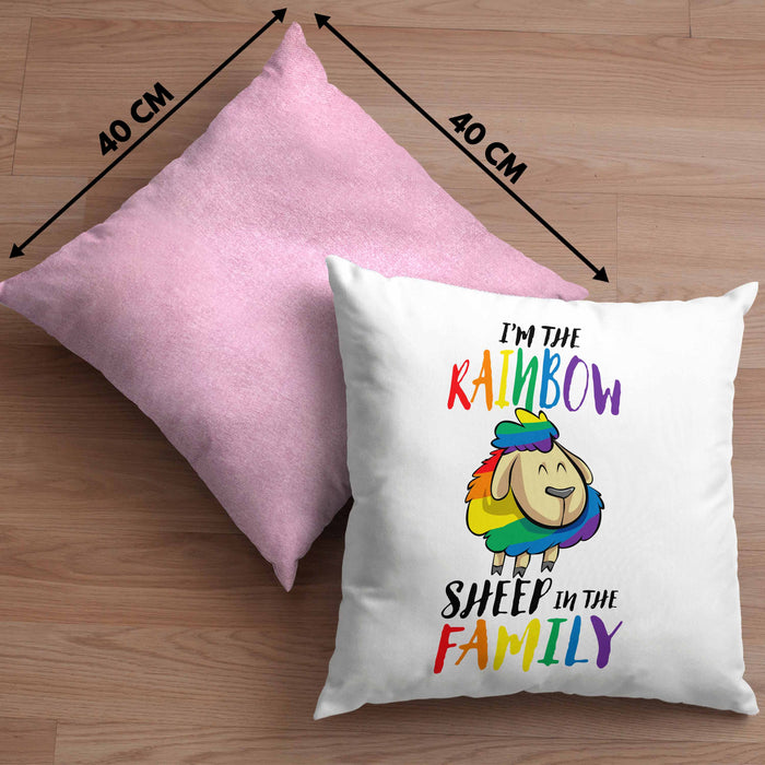 Lustige LGBTQ-Kissen mit Füllung 40x40 mit dem Spruch "I'm The Rainbow Sheep In The Family" Schwule Lesben (Grau) Rosa Trendation
