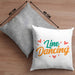 Lustige Line Dance Kissen mit Füllung 40x40 - Tolles Geschenk für Line Dance Enthusiasten "Line Dancing" (Grau) Grau Trendation