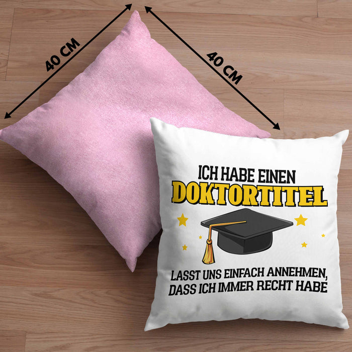 Lustige Kissen mit Füllung 40x40 Doktortitel Bestanden- Geschenk Bestandene Prüfung (Grau) Rosa Trendation