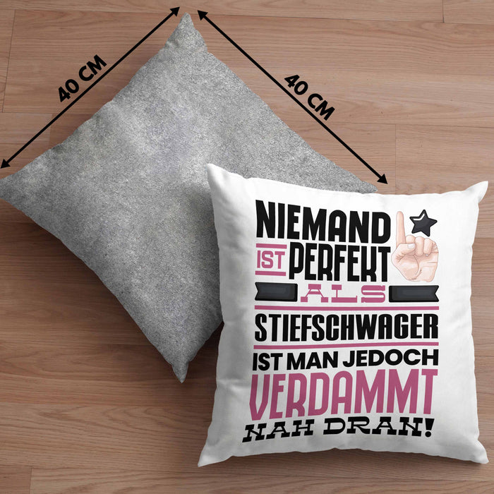 Stiefschwager Geschenk Kissen mit Füllung 40x40 Lustige Geschenkidee für Stiefschwager Geburtstag Niemand Ist Perfekt Aber Als Stiefschwager Ist Man Nah Dran (Grau) Grau Trendation