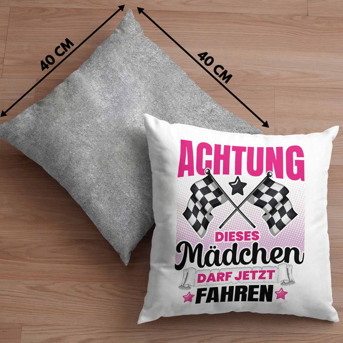 Führerschein Bestanden Geschenk Kissen mit Füllung 40x40 Bestandener Führerschein Achtung Dieses Mädchen Darf Jetzt Fahren Fahrschule (Grau) Grau Trendation