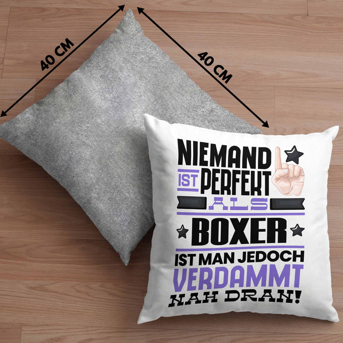 Boxer Geschenk Kissen mit Füllung 40x40 Lustige Geschenkidee für Boxer Geburtstag Niemand Ist Perfekt Aber Als Boxer Ist Man Nah Dran (Grau) Grau Trendation