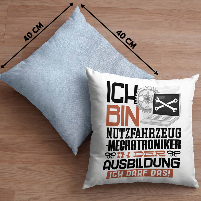Nutzfahrzeugmechatroniker Ausbildung Kissen mit Füllung 40x40 Geschenk Ich Bin Nutzfahrzeugmechatroniker In Der Ausbildung Ich Darf Das Geschenkidee Spruch (Grau) Blau Trendation