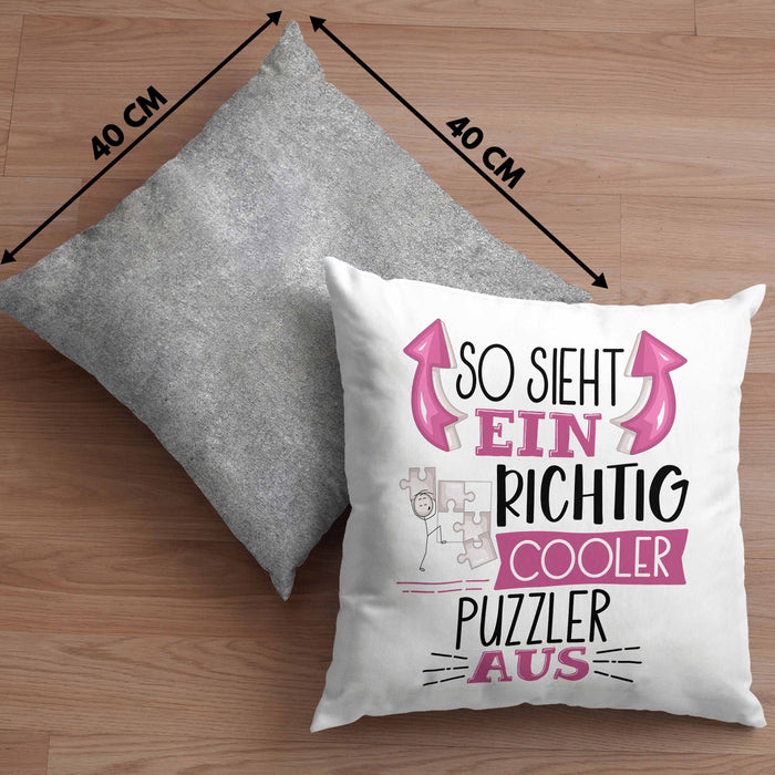 So Sieht Ein Richtig Cooler Puzzler Aus Geschenk Kissen mit Füllung 40x40 Lustiger Spruch Geschenkidee (Grau) Grau Trendation
