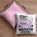 Musikredakteur Geschenk Lustiger Spruch für Musikredakteur Geschenkidee Bester Musikredakteur Der WeltKissen mit Füllung 40x40 (Grau) Rosa Trendation