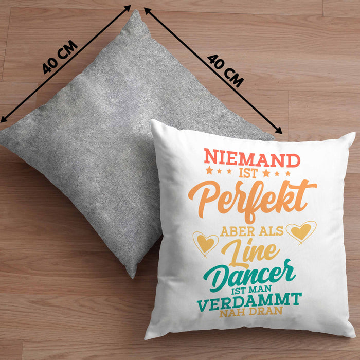 Lustige Line Dance Kissen mit Füllung 40x40 - Tolles Geschenk für Line Dance Enthusiasten "Niemand Ist toll Aber Als Lincedancer" (Grau) Grau Trendation