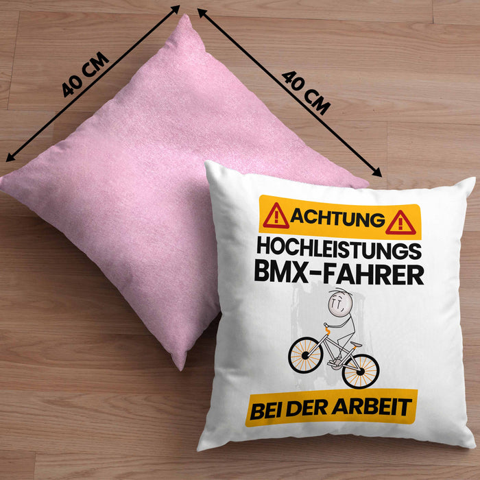 BMX-Fahrer Kissen mit Füllung 40x40 Geschenk Lustiger Spruch Geschenkidee für BMX-Fahrer Achtung Hochleistungs BMX-Fahrer Bei Der Arbeit (Grau) Rosa Trendation