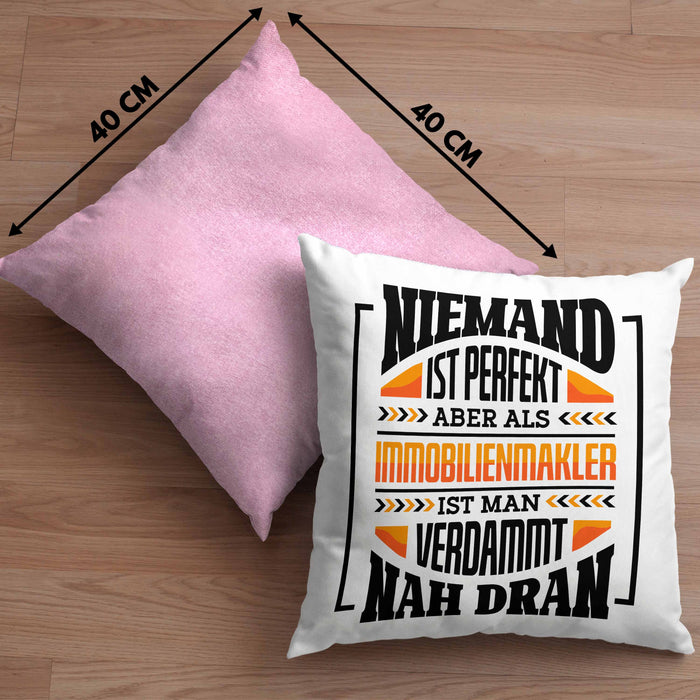 Immobilienmakler Kissen mit Füllung 40x40 Geschenk Ausbildung Geschenkidee Spruch (Grau) Rosa Trendation