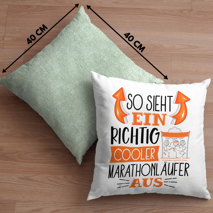 So Sieht Ein Richtig Cooler Marathonläufer Aus Geschenk Kissen mit Füllung 40x40 Lustiger Spruch Geschenkidee (Grau) Grün Trendation