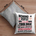 Zoologe Geschenk Kissen mit Füllung 40x40 Lustige Geschenkidee für Zoologe Geburtstag Niemand Ist Perfekt Aber Als Zoologe Ist Man Nah Dran (Grau) Grau Trendation