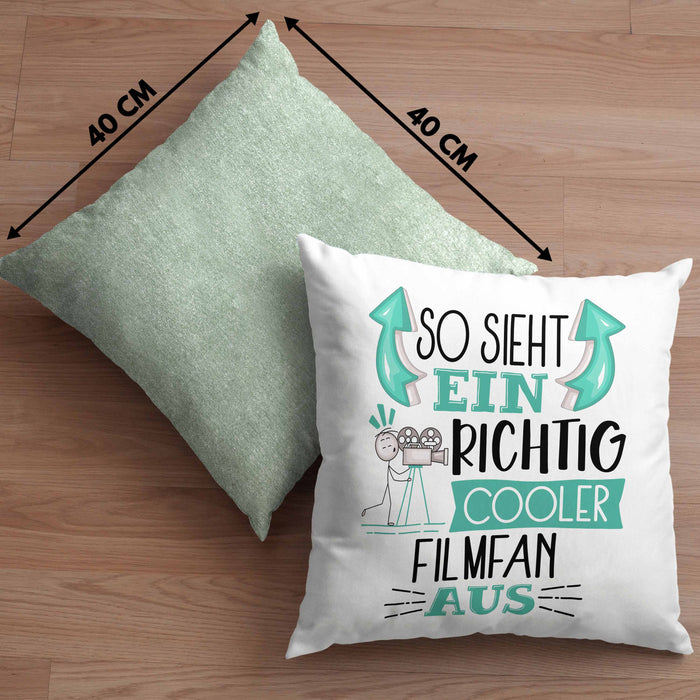 So Sieht Ein Richtig Cooler Filmfan Aus Geschenk Kissen mit Füllung 40x40 Lustiger Spruch Geschenkidee (Grau) Grün Trendation