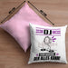 DJ Kissen mit Füllung 40x40 Geschenk für DJ Der Mann Der Alles Kann Geschenkidee zum Geburtstag (Grau) Rosa Trendation