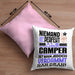 Camper Geschenk Kissen mit Füllung 40x40 Lustige Geschenkidee für Camper Geburtstag Niemand Ist Perfekt Aber Als Camper Ist Man Nah Dran (Grau) Rosa Trendation