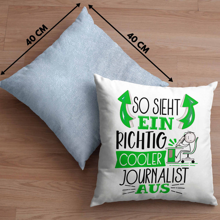 Journalist Kissen mit Füllung 40x40 Geschenk So Sieht Ein RIchtig Cooler Journalist Aus Geschenkidee Lustiger Spruch Geburtstag (Grau) Blau Trendation