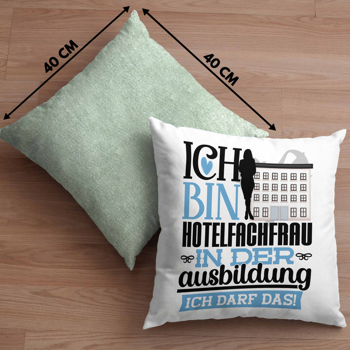 Hotelfachfrau Ausbildung Start Geschenk Kissen mit Füllung 40x40 Ich Bin Hotelfachfrau In Der Ausbildung Ich Darf Das Geschenkidee (Grau) Grün Trendation